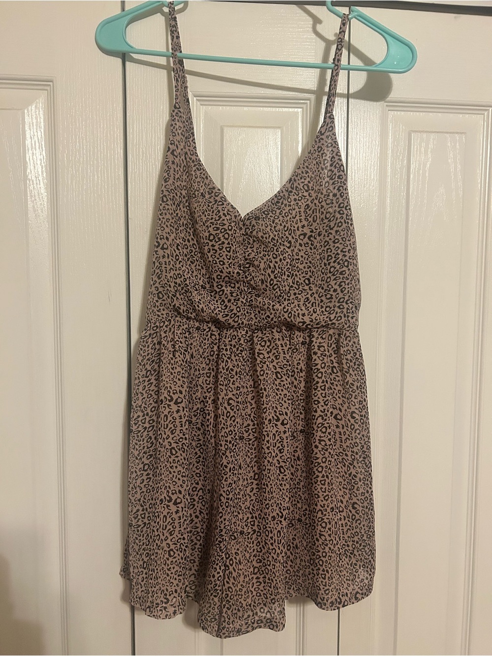 Leopard Print Spaghetti Strap Romper in Pink
